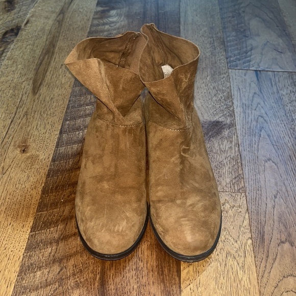 Eileen Fisher Woman’s Tan Booties Size 9 - Picture 2 of 6